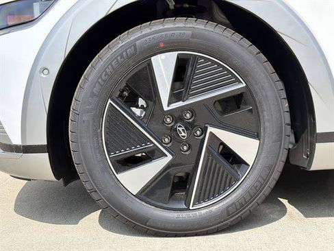 New 2026 Hyundai Ioniq 5 Limited RWD image 6
