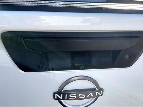 Used 2022 Nissan Frontier SV image 21