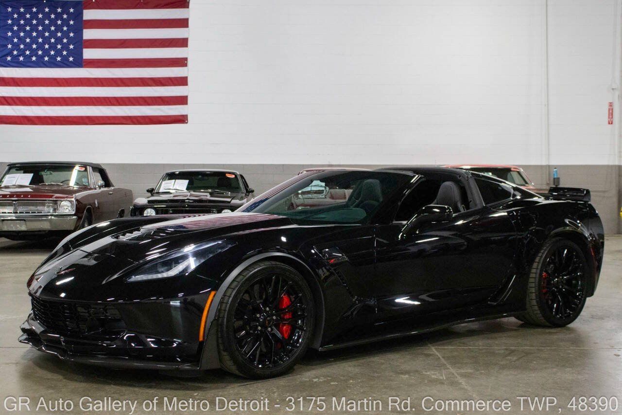 Used 2016 Chevrolet Corvette Z06 w/ 3LZ Preferred Equipment Group RWD image 3