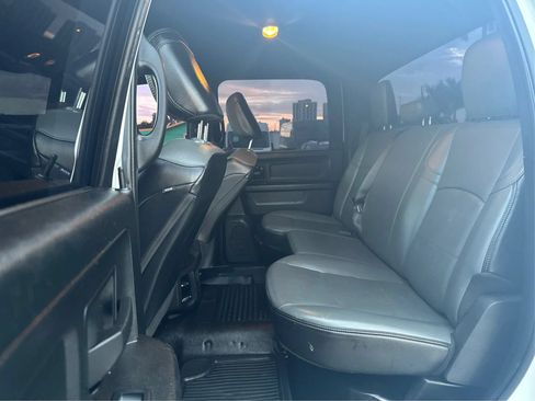 Used 2022 RAM 2500 Tradesman w/ Chrome Appearance Group AWD/4WD image 10