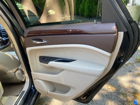 Used 2015 Cadillac SRX Performance w/ Driver Awareness Package AWD/4WD image 25
