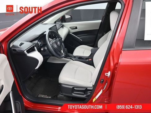 Used 2022 Toyota Corolla Cross LE w/ Black Badges Package (TMS) image 9