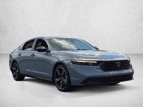 Used 2025 Honda Accord Sport image 3