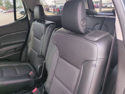 Certified 2019 GMC Acadia SLT image 26