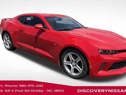 Used 2018 Chevrolet Camaro LT RWD image 2