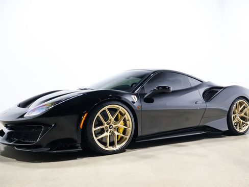 Used 2020 Ferrari 488 Pista image 13
