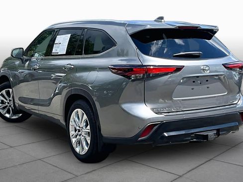 Used 2026 Toyota Highlander Limited AWD/4WD image 12
