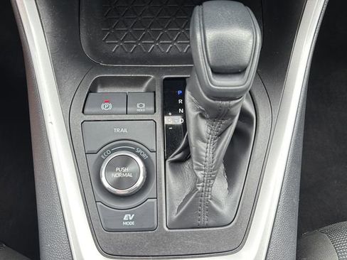 Used 2023 Toyota RAV4 LE AWD/4WD image 28