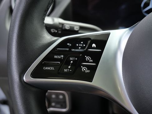 Certified 2025 Mercedes-Benz GLA 250 4MATIC image 24