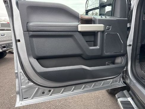 Certified 2022 Ford F350 Lariat w/ Lariat Ultimate Package AWD/4WD image 17