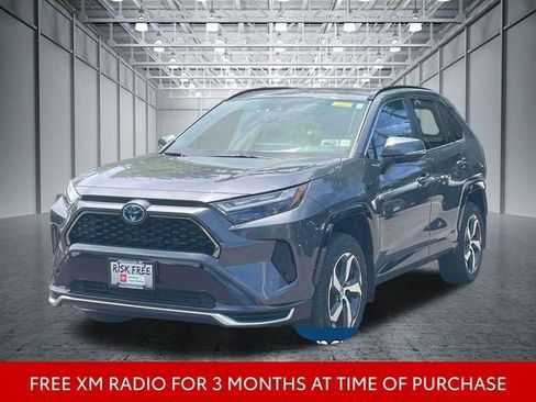 Used 2024 Toyota RAV4 SE w/ Weather & Moonroof Package AWD/4WD image 4