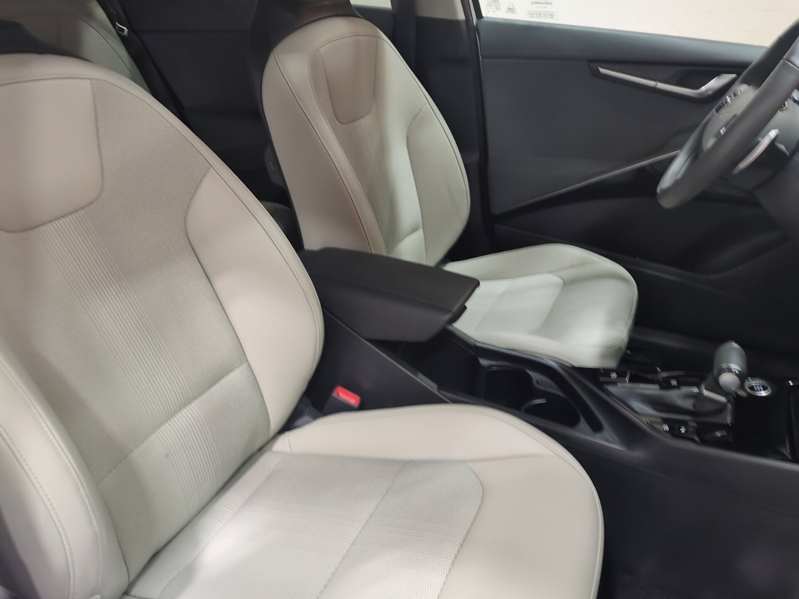 Certified 2024 Kia Niro EX Touring FWD image 10