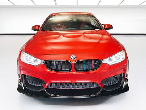Used 2017 BMW M4 Convertible image 2