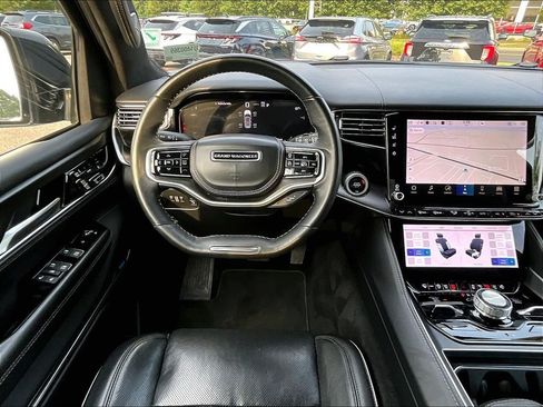 Used 2024 Jeep Grand Wagoneer L Series II AWD/4WD image 18