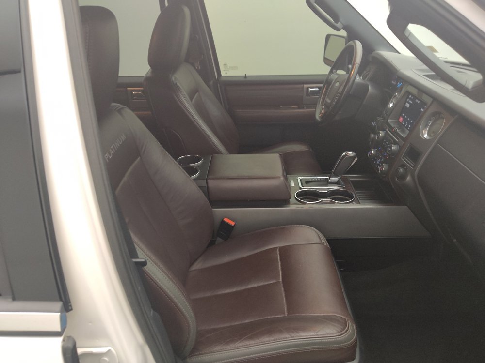 Used 2017 Ford Expedition Platinum AWD/4WD image 21