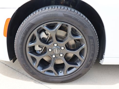 Used 2023 Chrysler 300 Touring L image 29