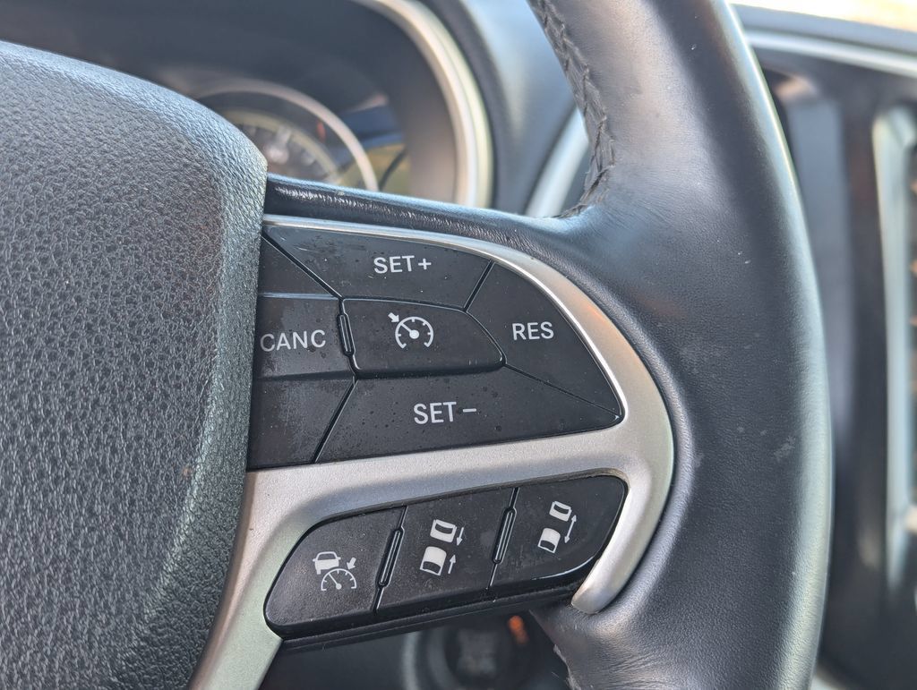 Used 2014 Jeep Cherokee Limited w/ Technology Group FWD image 17