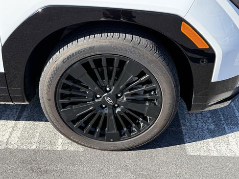 Used 2025 Hyundai Santa Fe Calligraphy image 12