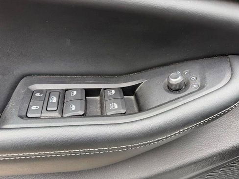 Used 2023 Jeep Grand Cherokee L Limited image 19