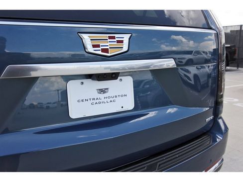 Used 2025 Cadillac Escalade Premium Luxury AWD/4WD image 31