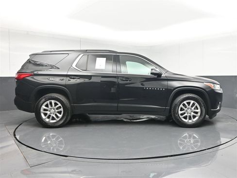 Used 2020 Chevrolet Traverse LT image 4