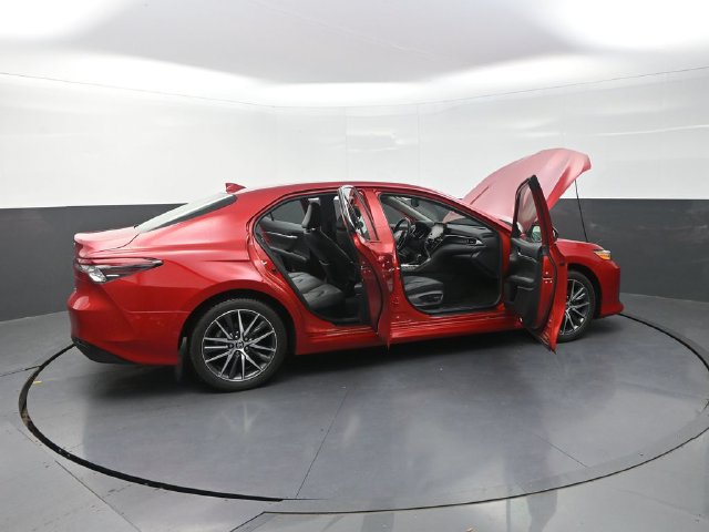 Used 2023 Toyota Camry XLE w/ Cold Weather Package FWD image 44