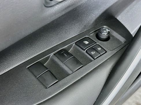 Used 2022 Toyota Corolla SE FWD image 27