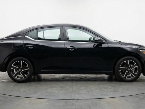 Used 2025 Nissan Sentra SV FWD image 11