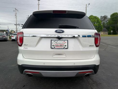 Used 2016 Ford Explorer XLT w/ Equipment Group 202A AWD/4WD image 6
