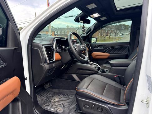 Used 2023 GMC Canyon AT4 w/ AT4 Premium Package image 18