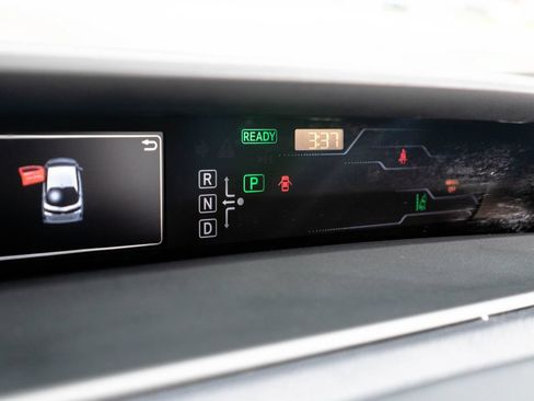 Used 2018 Toyota Prius Prime Premium FWD image 30