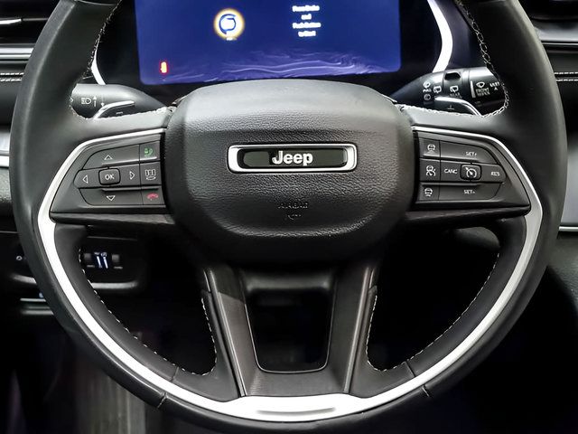 Used 2023 Jeep Grand Cherokee L Laredo AWD/4WD image 16