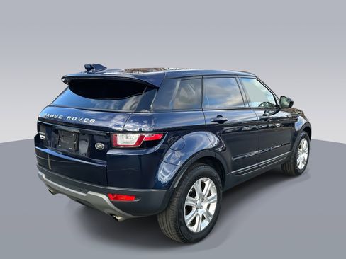 Used 2018 Land Rover Range Rover Evoque SE image 3