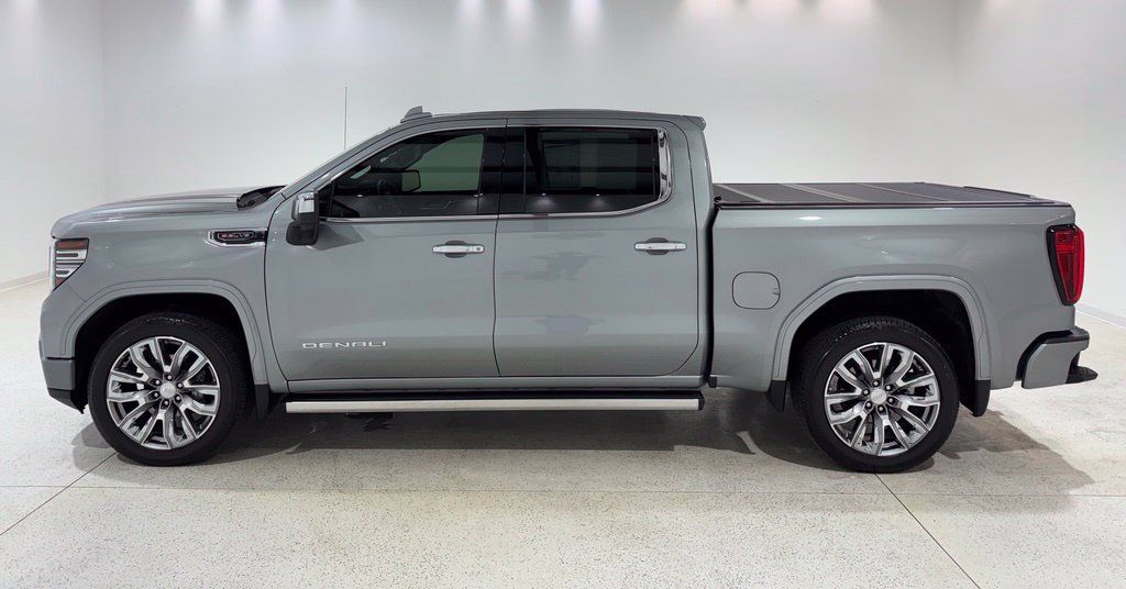 Used 2026 GMC Sierra 1500 Denali AWD/4WD image 2