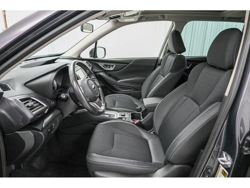 Used 2023 Subaru Forester Premium image 10