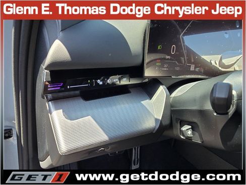 Used 2025 BMW 530i w/ M Sport Package RWD image 21