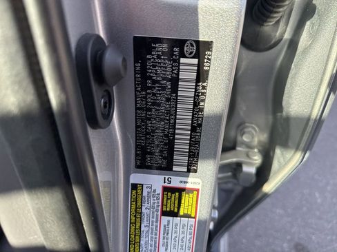 Used 2018 Toyota Camry LE image 16