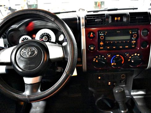 Used 2007 Toyota FJ Cruiser 2WD image 12
