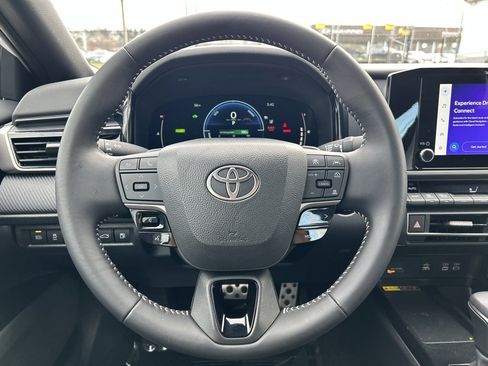 Certified 2025 Toyota Camry SE image 19