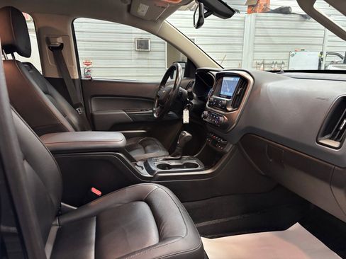 Used 2021 Chevrolet Colorado Z71 w/ Z71 Midnight Edition image 27