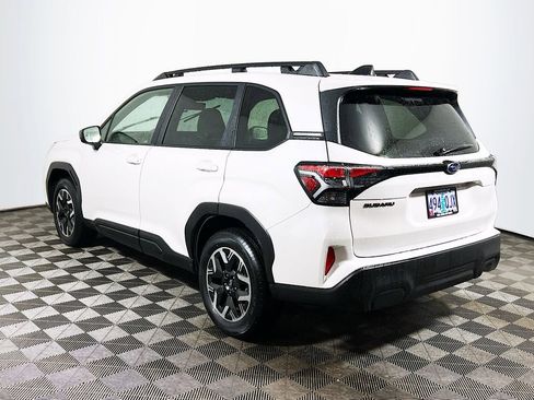 Certified 2025 Subaru Forester Premium AWD/4WD image 5