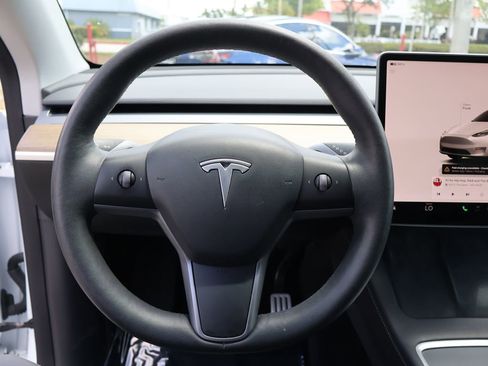 Used 2022 Tesla Model Y Performance AWD/4WD image 41