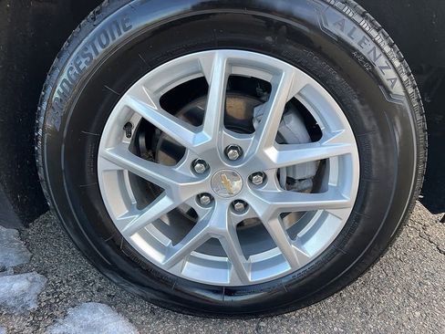 Used 2024 Chevrolet Equinox LT image 9