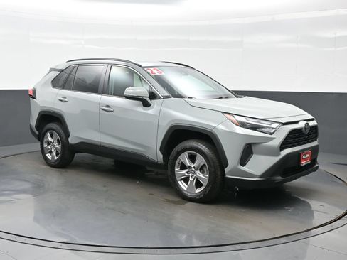 Used 2023 Toyota RAV4 XLE AWD/4WD image 8