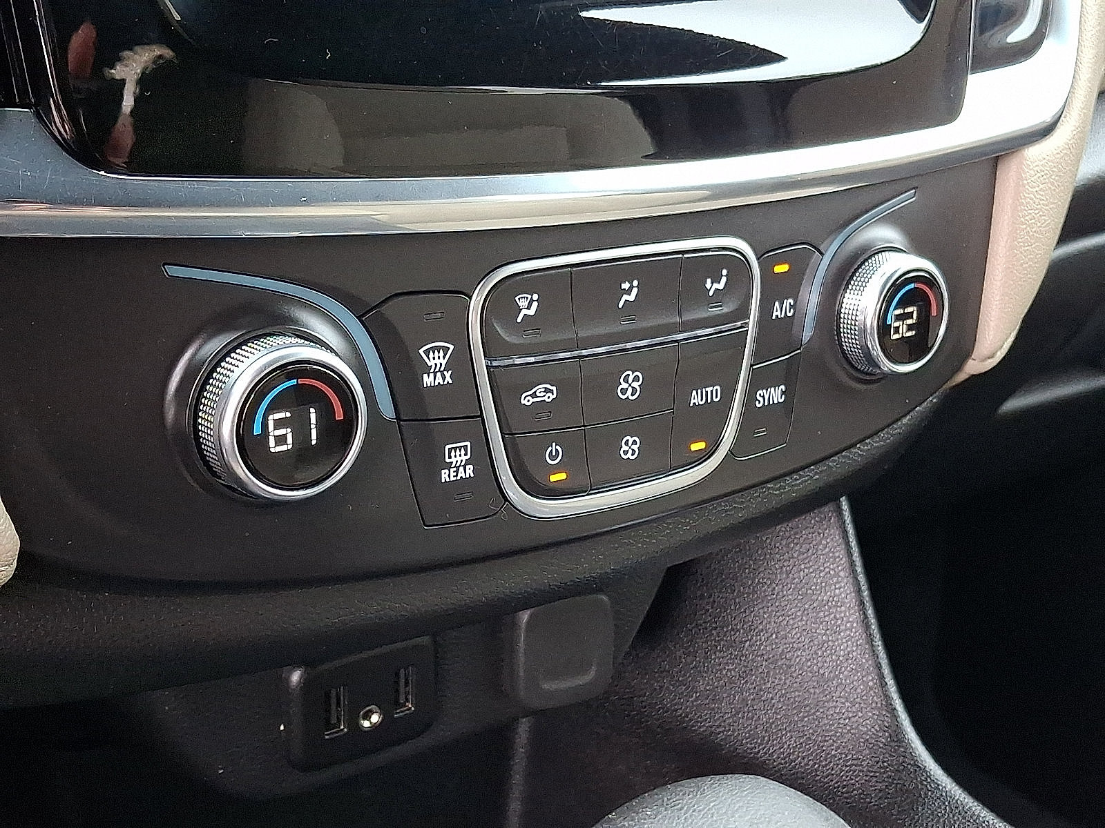 Used 2023 Chevrolet Traverse LS w/ Safety Package FWD image 16