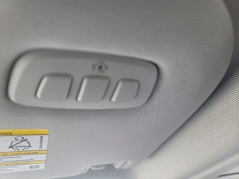 Used 2025 Lincoln Navigator Reserve image 33