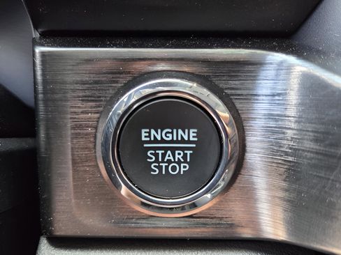 Used 2024 Ford F250 Lariat w/ Lariat Ultimate Package AWD/4WD image 22