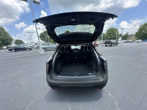 New 2025 Nissan Kicks SR image 18