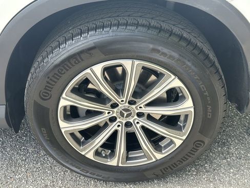 Certified 2025 Mercedes-Benz GLC 300 4MATIC image 23