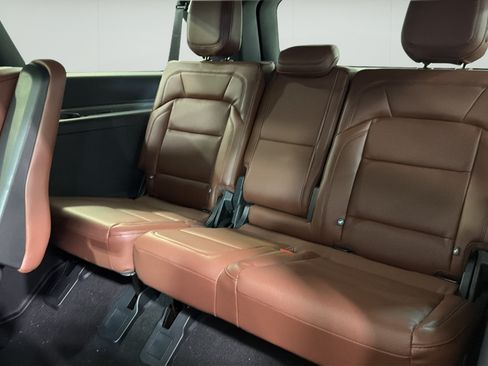 New 2026 Lincoln Navigator L Reserve AWD/4WD image 21